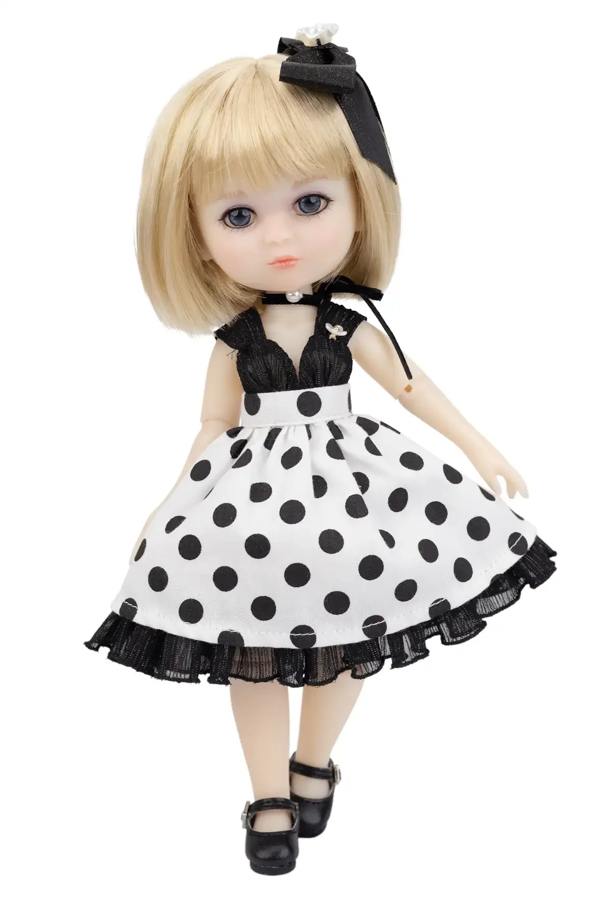 Luna Lily on Polka Dots Princess Outfit