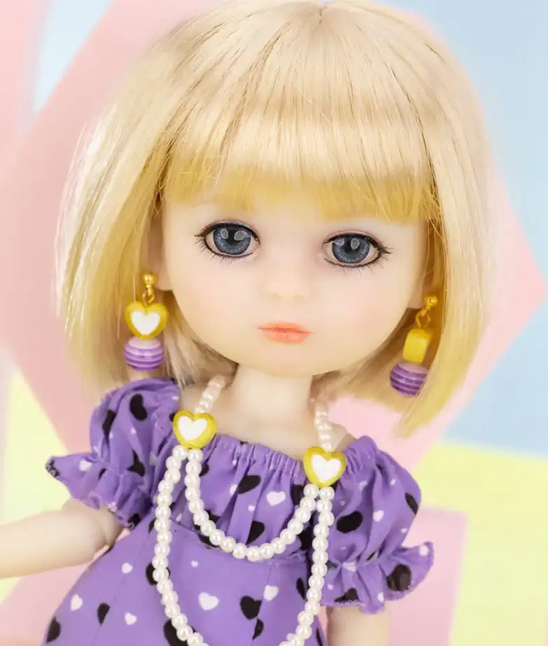 Luna Lily Doll Image Photo showing the face of Mori Lolli Violet Sweetheart Doll
