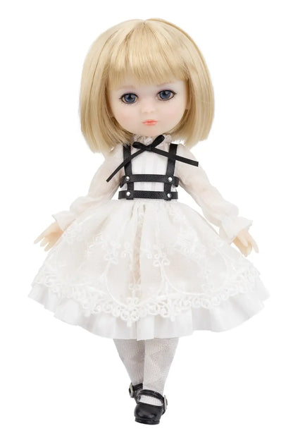 Luna Lily on Classic Fusion Outfit